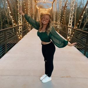 Meet your Posher, Posh